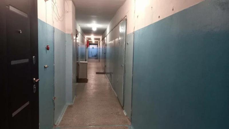 Жильцов квартиры в Екатеринбурге через суд заставили снести незаконную перегородку (ВИДЕО)