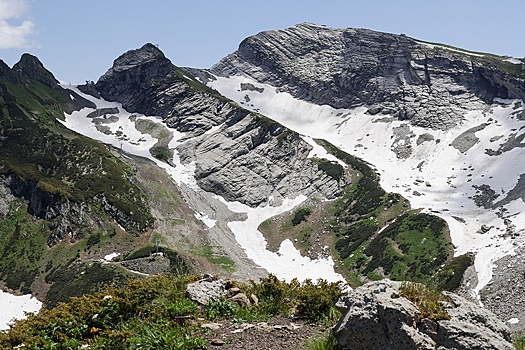 V gorah sochi posredi zharkogo leta vypal sneg f623822.jpg