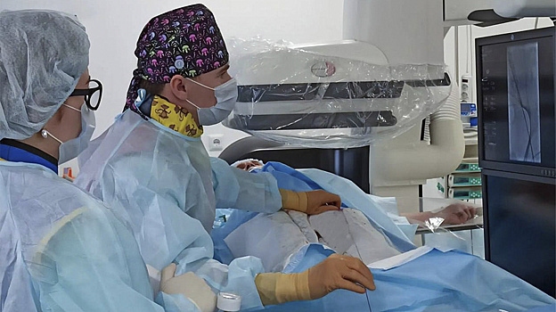 Jugorskie vrachi spasli pacienta s patologiej v brjushnom otdele 09a6397.jpg