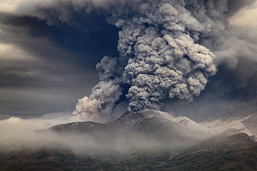 Vulkan kljuchevskoj na kamchatke vybrosil pepel na vysotu 9 km 887c05a.jpg